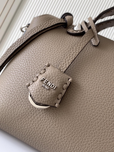 フェンディバッグ着用イメージ